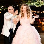 the couple has their first dance to "I wanna sex you up", an 80s classic. They're so funny.